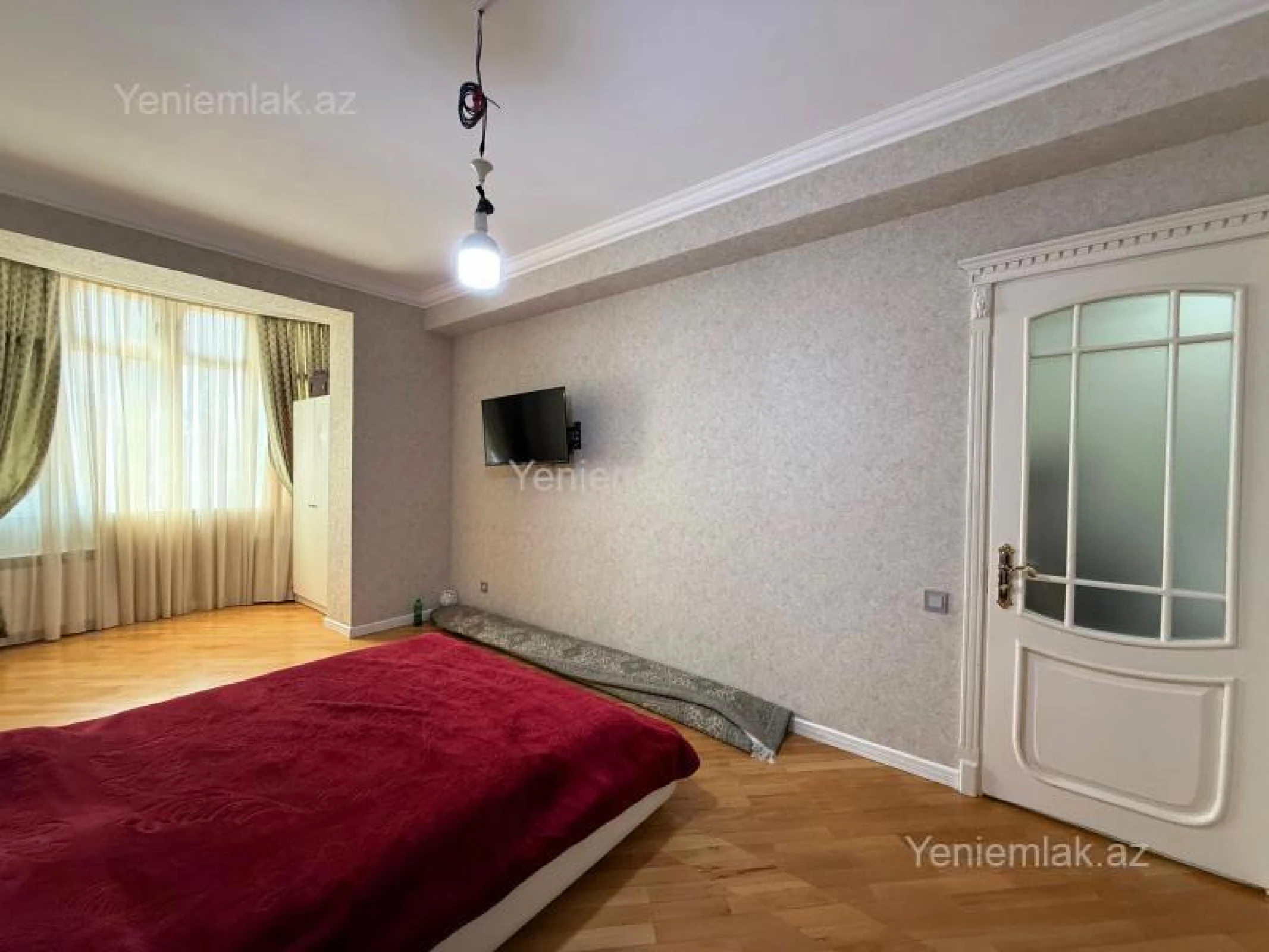 Satılır 3 otaqlı yeni tikili 150 m²