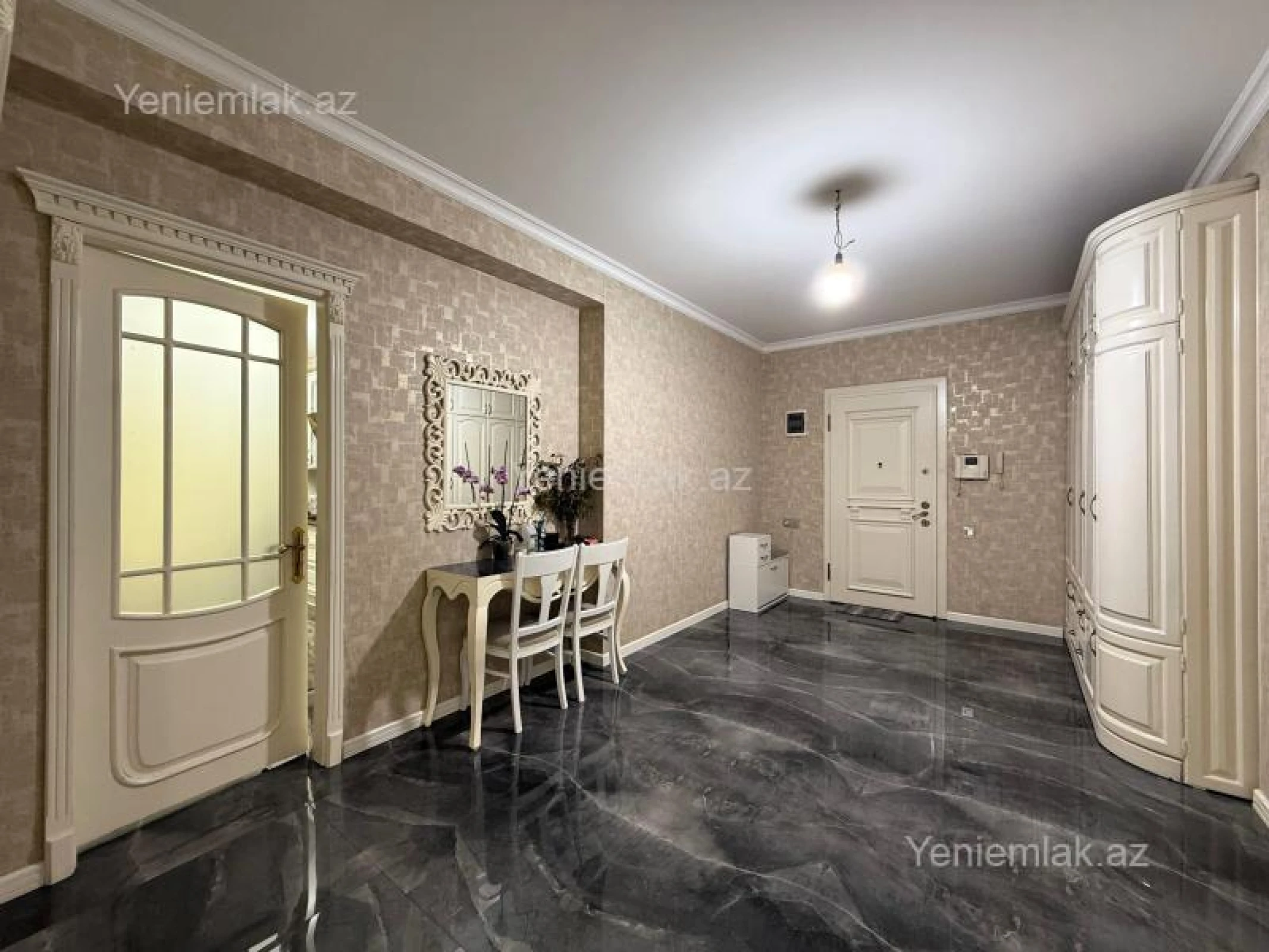 Satılır 3 otaqlı yeni tikili 150 m²