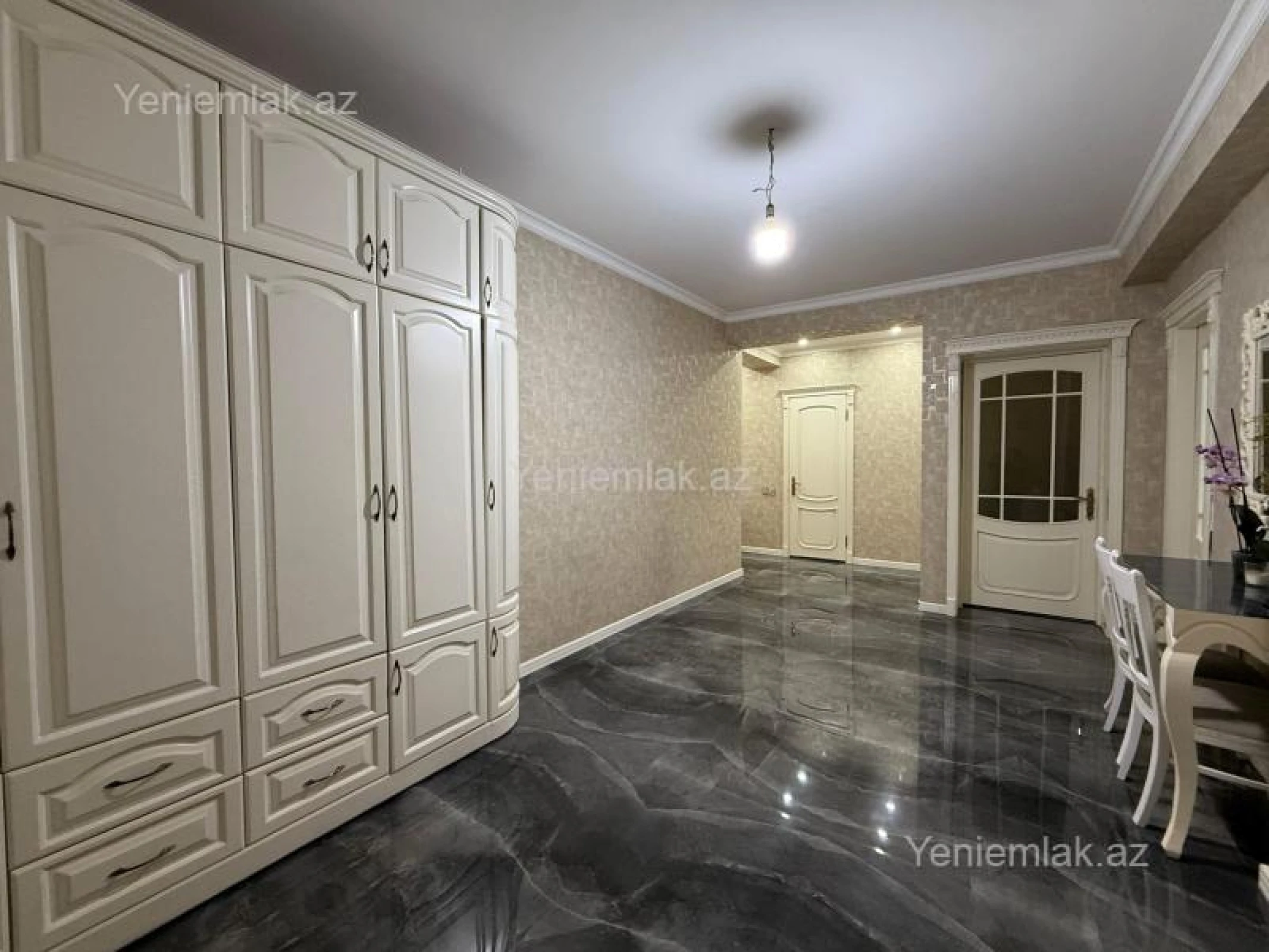 Satılır 3 otaqlı yeni tikili 150 m²