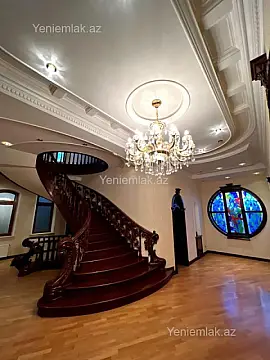 Satılır 10 otaqlı həyət evi 803 m²