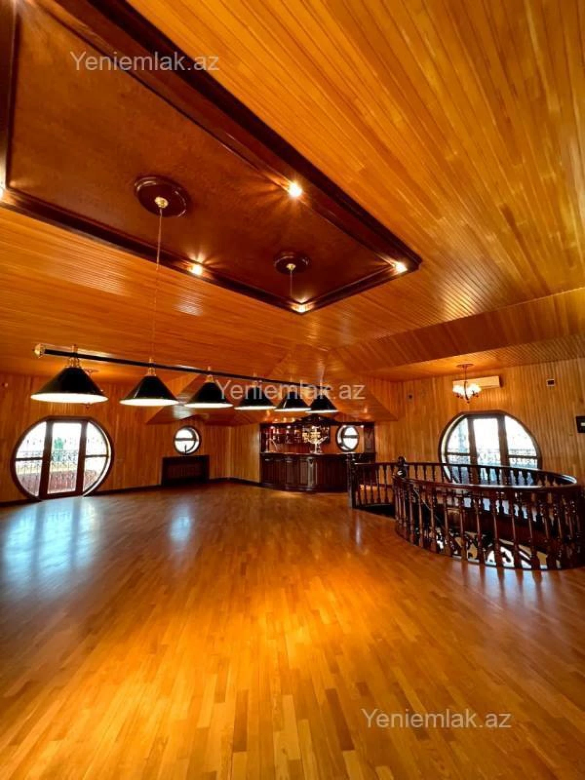 Satılır 10 otaqlı həyət evi 803 m²