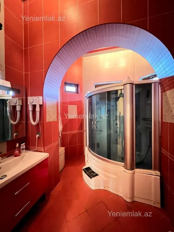 Satılır 10 otaqlı həyət evi 803 m²