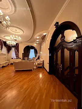 Satılır 10 otaqlı həyət evi 803 m²