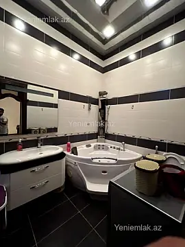 Satılır 10 otaqlı həyət evi 803 m²