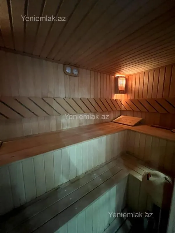 Satılır 10 otaqlı həyət evi 803 m²