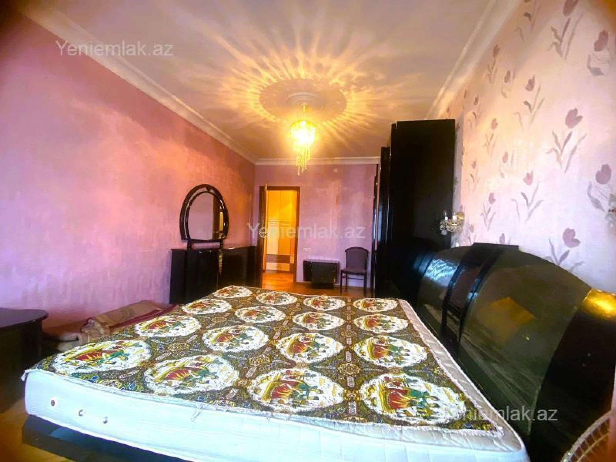 Satılır 4 otaqlı köhnə tikili 105 m²