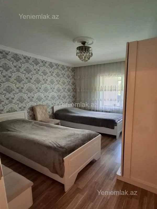 Satılır 2 otaqlı köhnə tikili 65 m²
