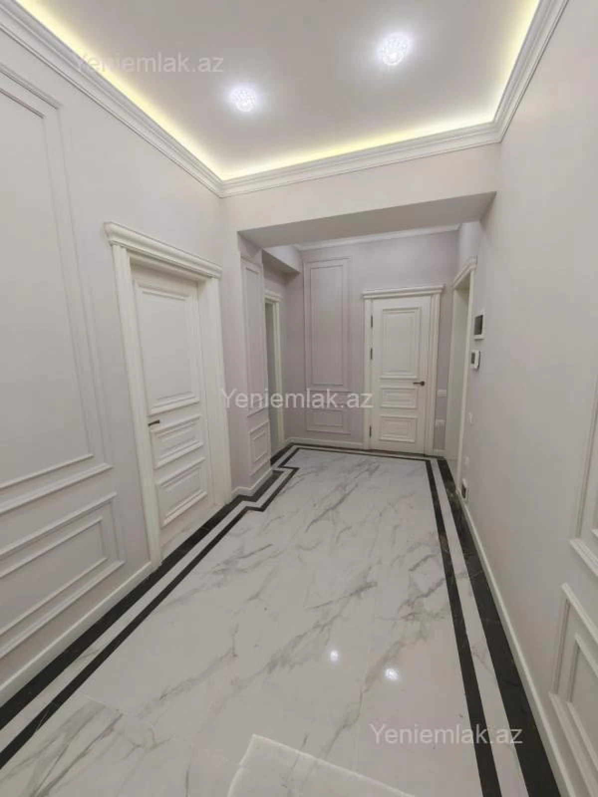 Satılır 3 otaqlı yeni tikili 115 m²
