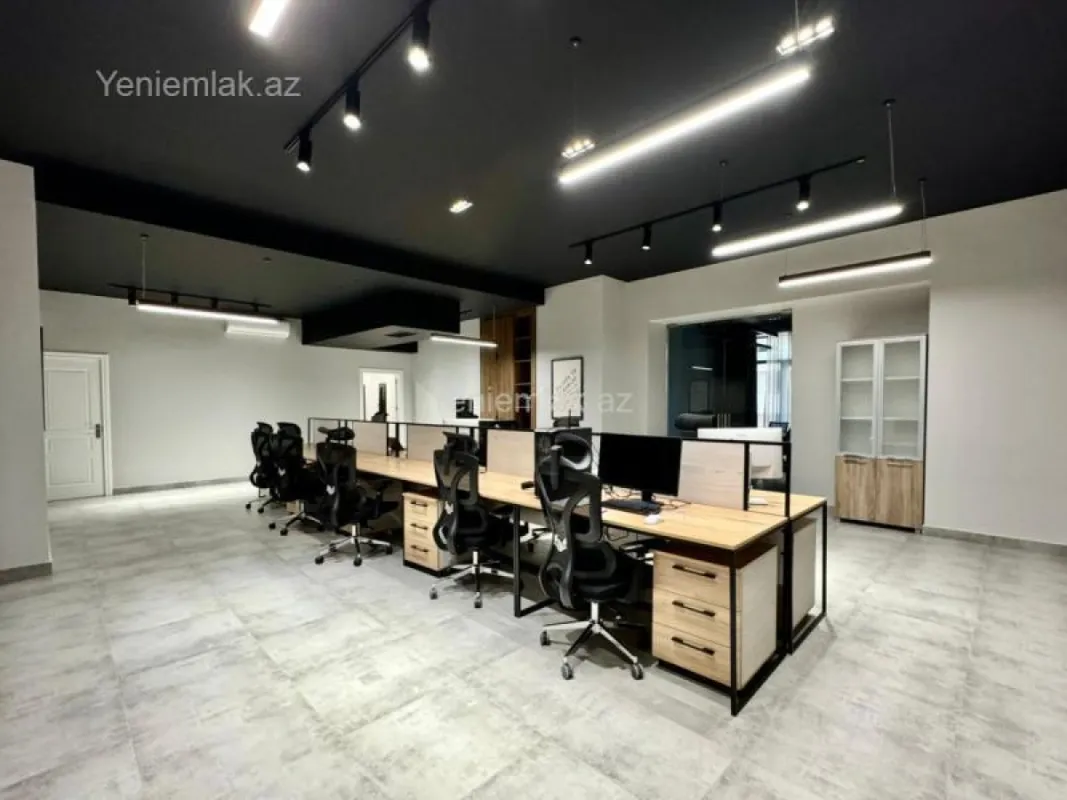 Satılır 4 otaqlı ofis 264 m²