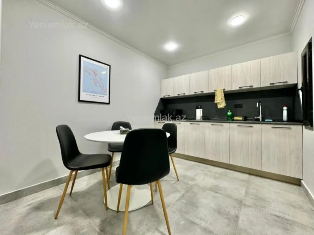 Satılır 4 otaqlı ofis 264 m²
