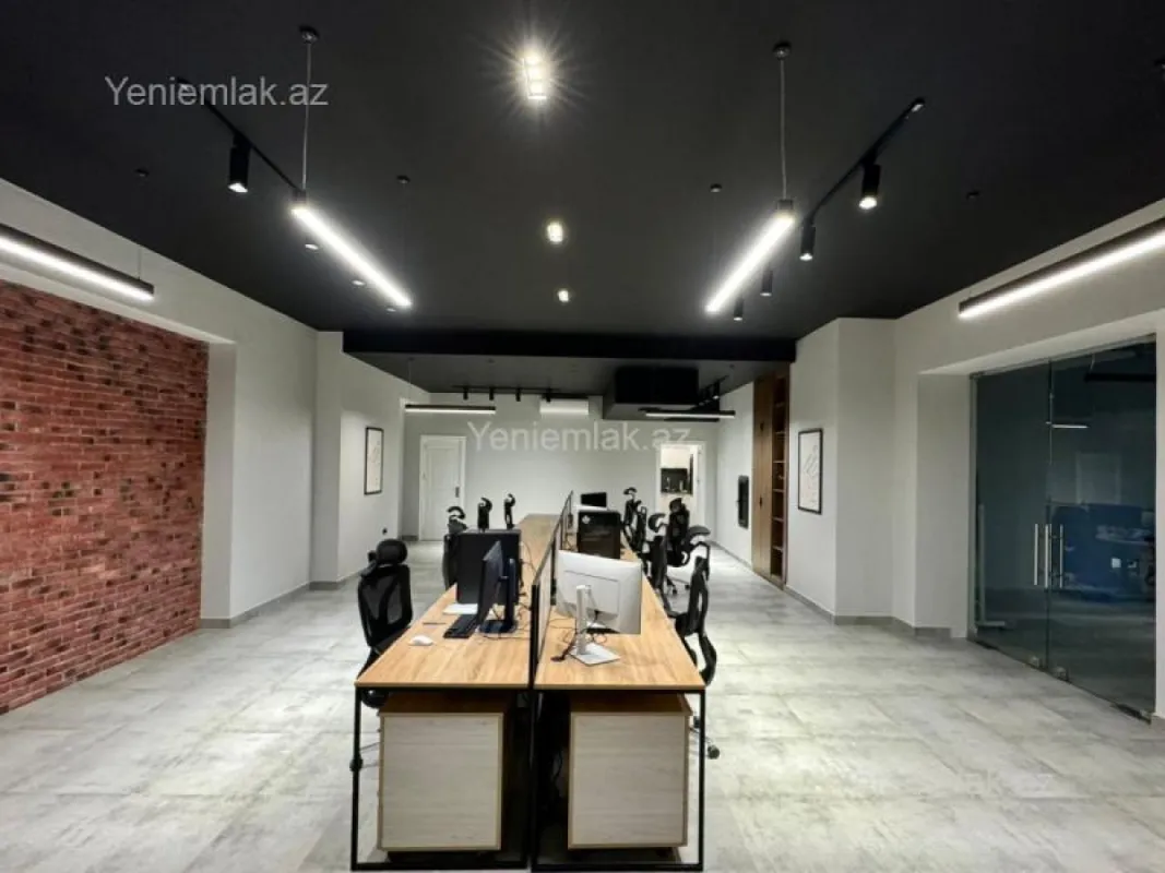 Satılır 4 otaqlı ofis 264 m²