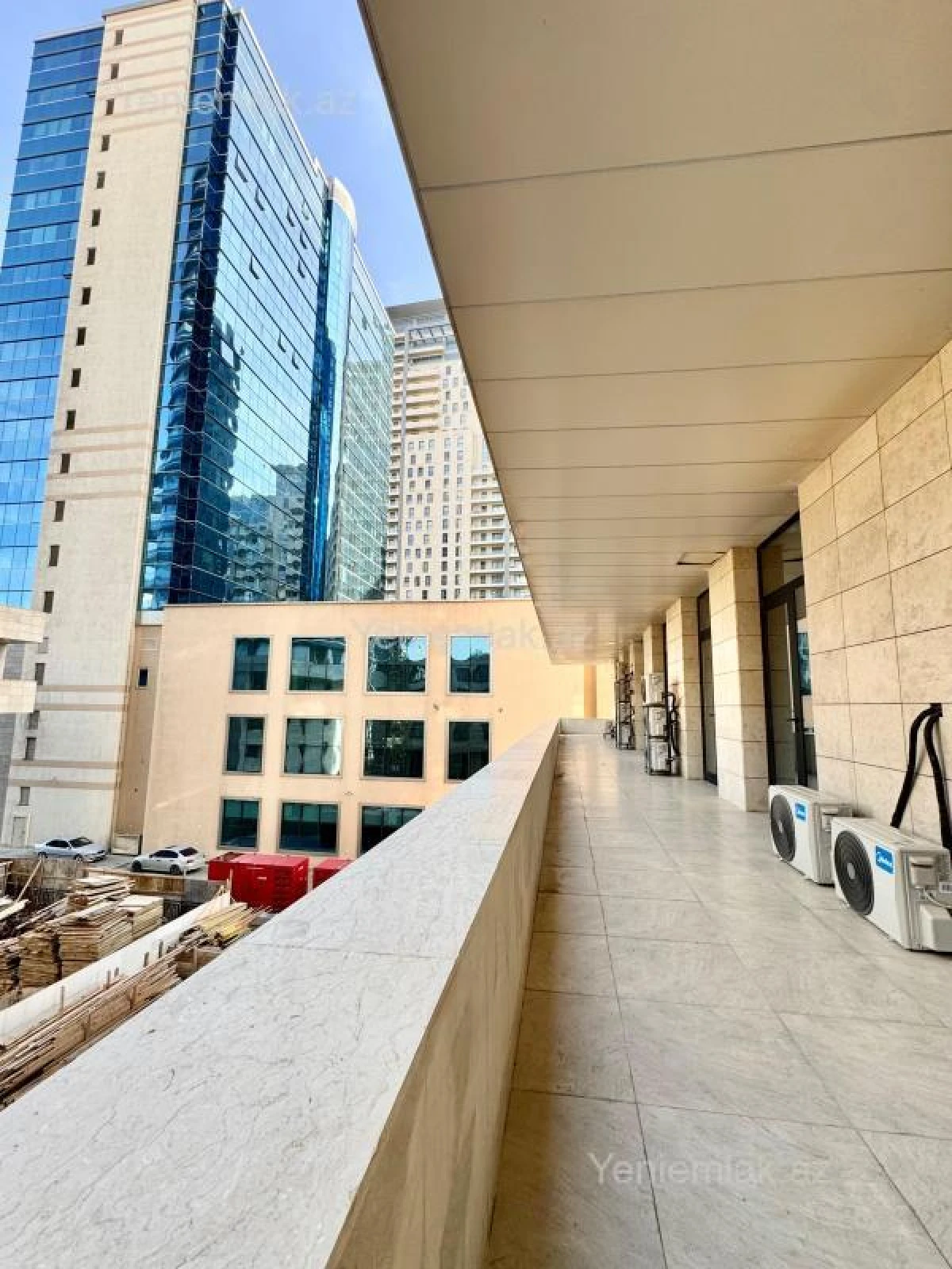 Satılır 4 otaqlı ofis 264 m²