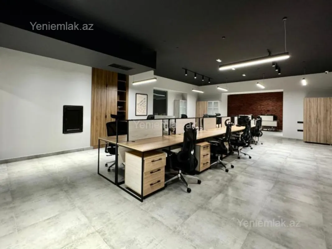Satılır 4 otaqlı ofis 264 m²