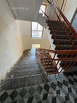 Satılır 3 otaqlı köhnə tikili 90 m²