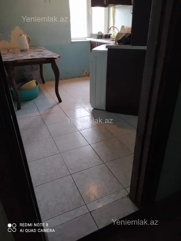 Satılır 3 otaqlı köhnə tikili 90 m²