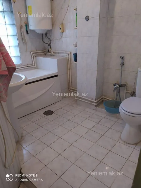 Satılır 3 otaqlı köhnə tikili 90 m²