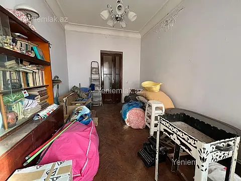 Satılır 3 otaqlı köhnə tikili 90 m²