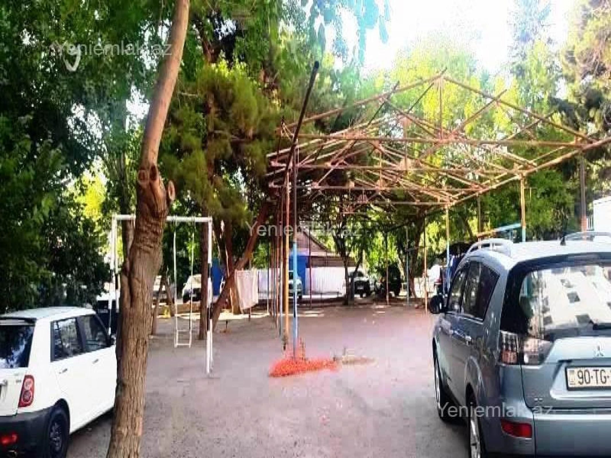 Satılır 3 otaqlı köhnə tikili 85 m²