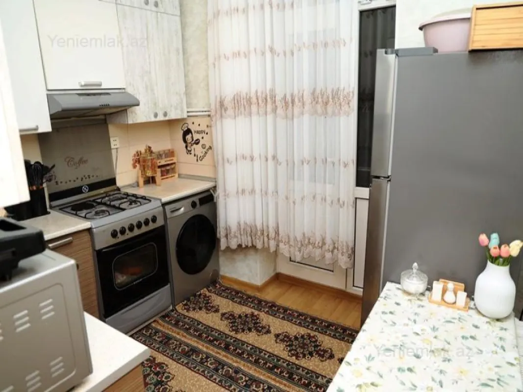 Satılır 3 otaqlı köhnə tikili 85 m²