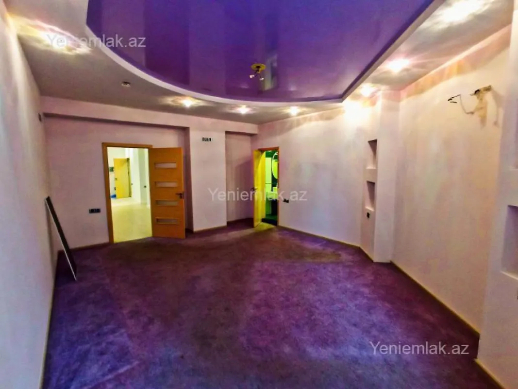 Satılır 3 otaqlı yeni tikili 200 m²