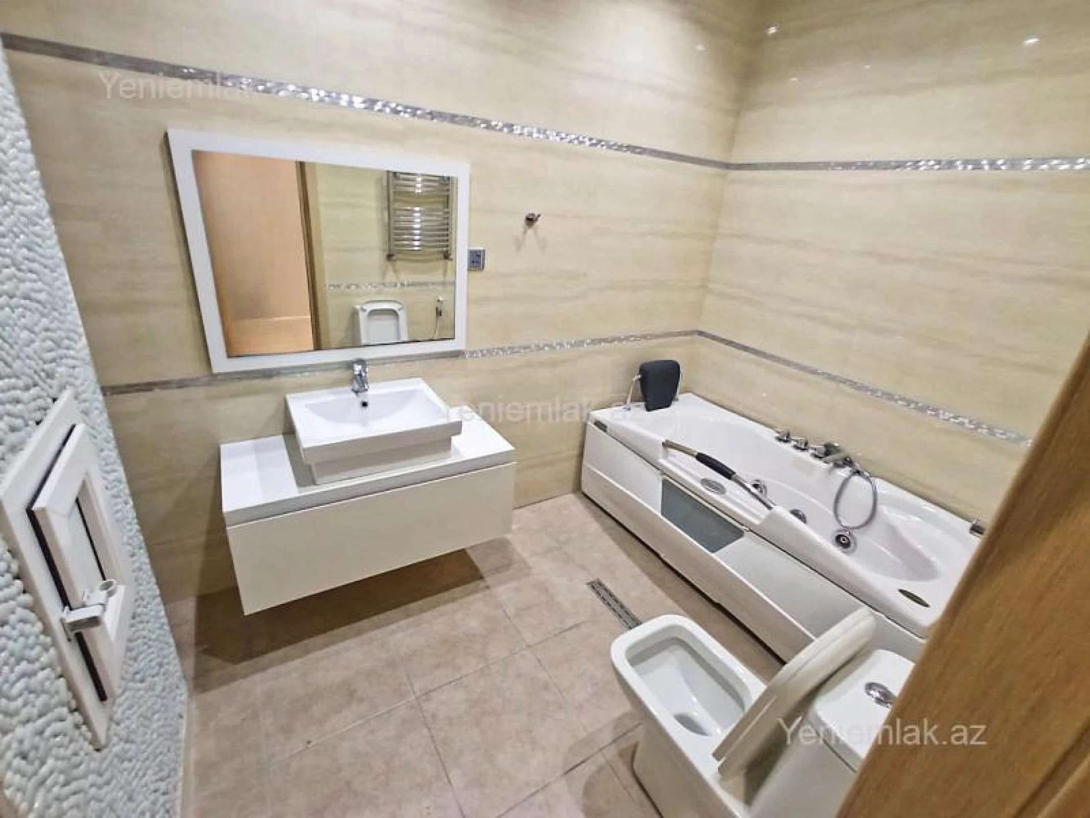 Satılır 3 otaqlı yeni tikili 200 m²