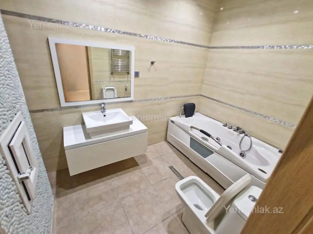 Satılır 3 otaqlı yeni tikili 200 m²