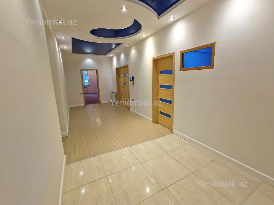 Satılır 3 otaqlı yeni tikili 200 m²