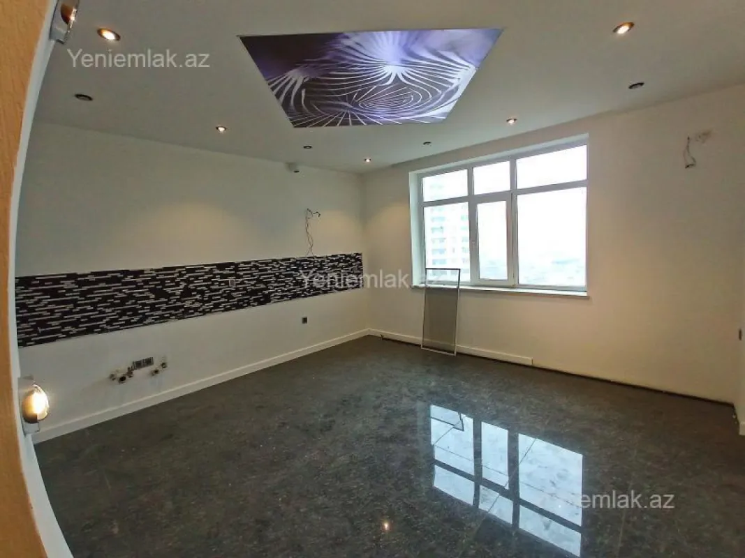 Satılır 3 otaqlı yeni tikili 200 m²