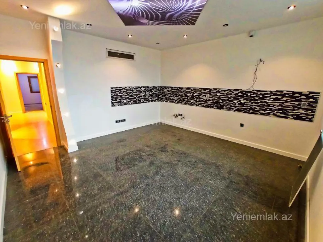 Satılır 3 otaqlı yeni tikili 200 m²