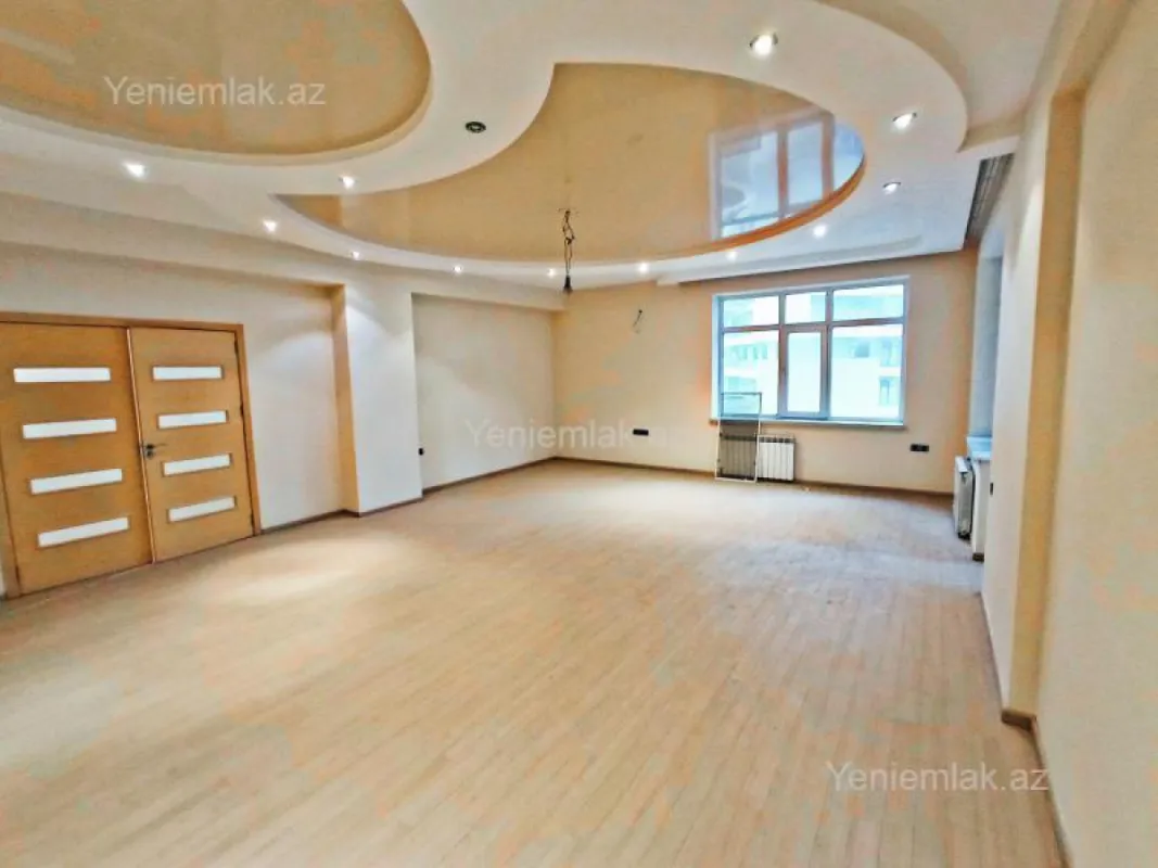 Satılır 3 otaqlı yeni tikili 200 m²