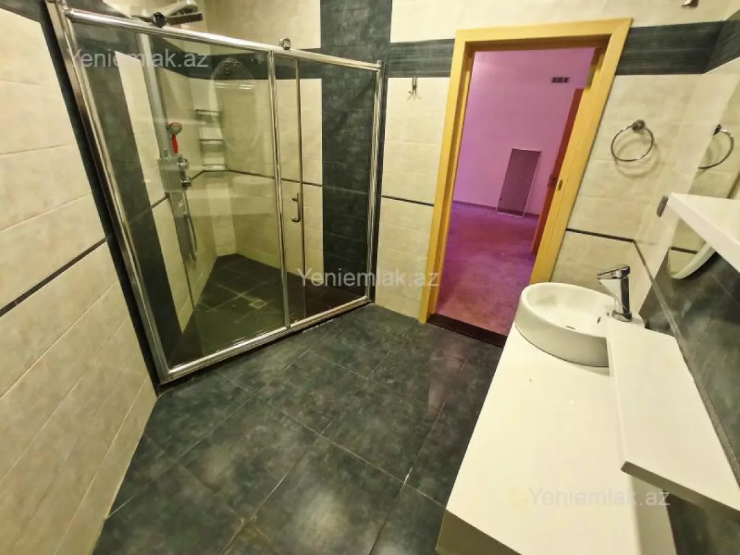 Satılır 3 otaqlı yeni tikili 200 m²