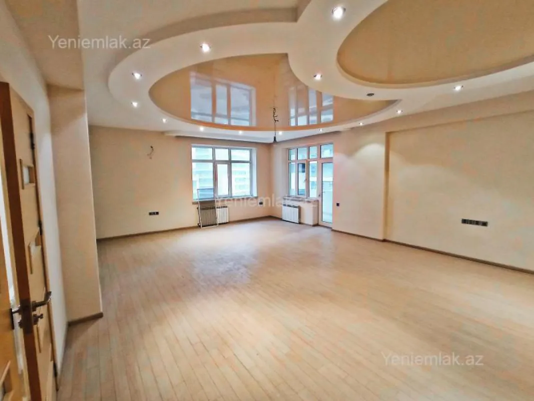 Satılır 3 otaqlı yeni tikili 200 m²