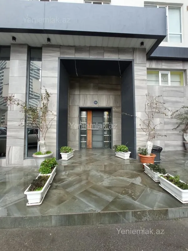 Satılır 3 otaqlı yeni tikili 200 m²