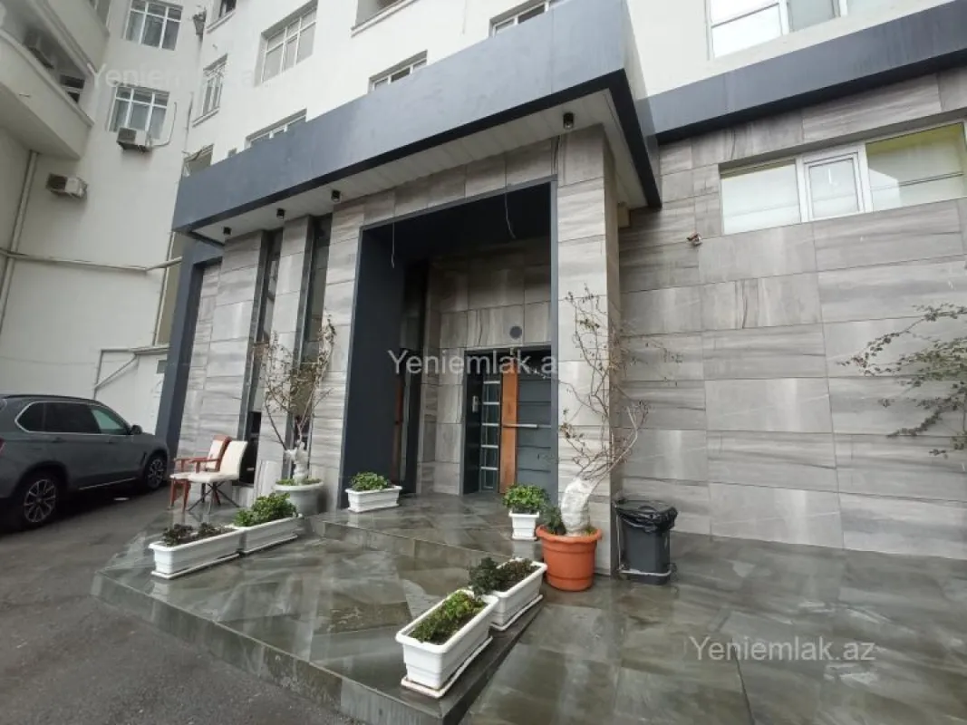 Satılır 3 otaqlı yeni tikili 200 m²