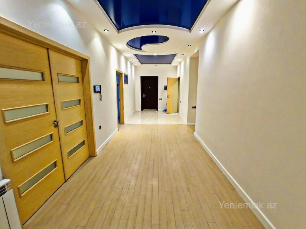 Satılır 3 otaqlı yeni tikili 200 m²