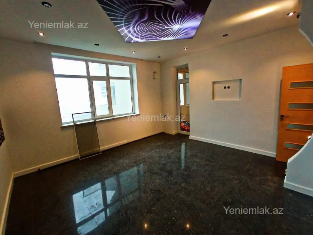 Satılır 3 otaqlı yeni tikili 200 m²