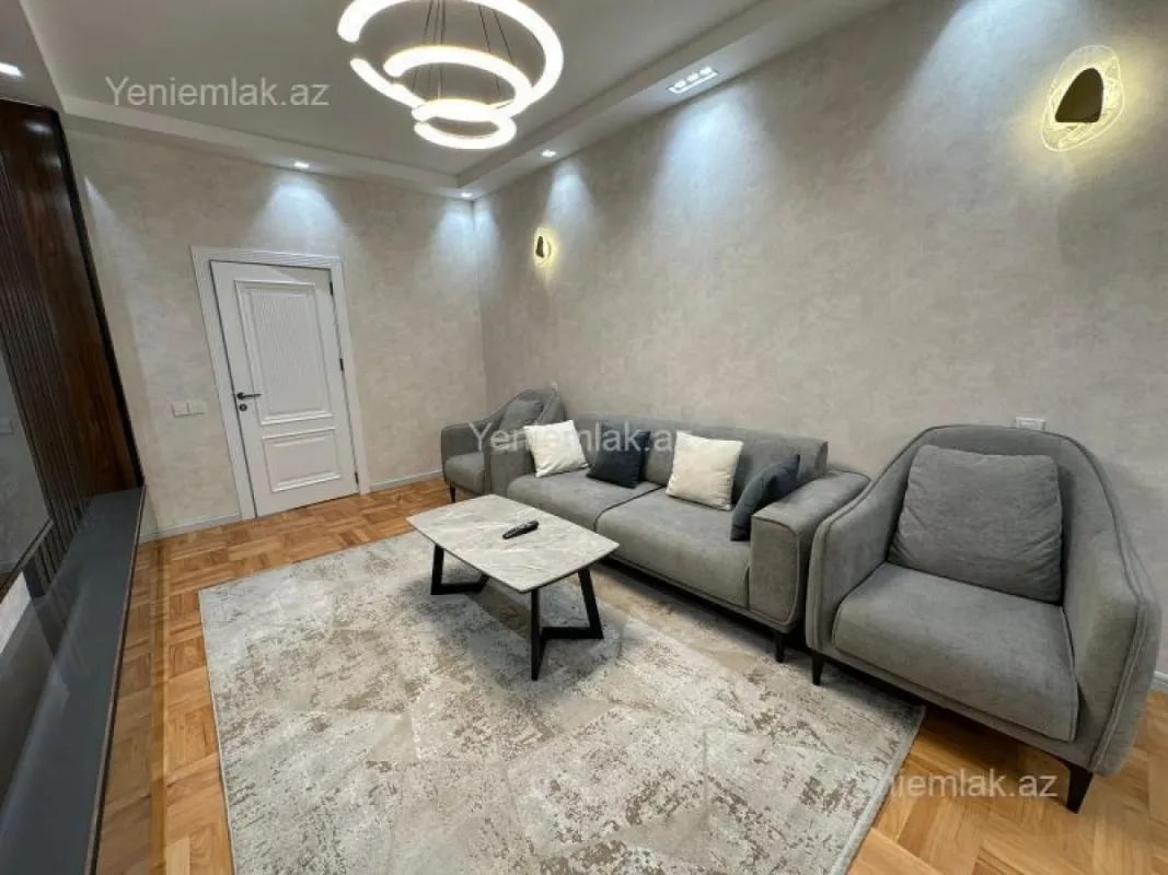 Satılır 3 otaqlı köhnə tikili 95 m²