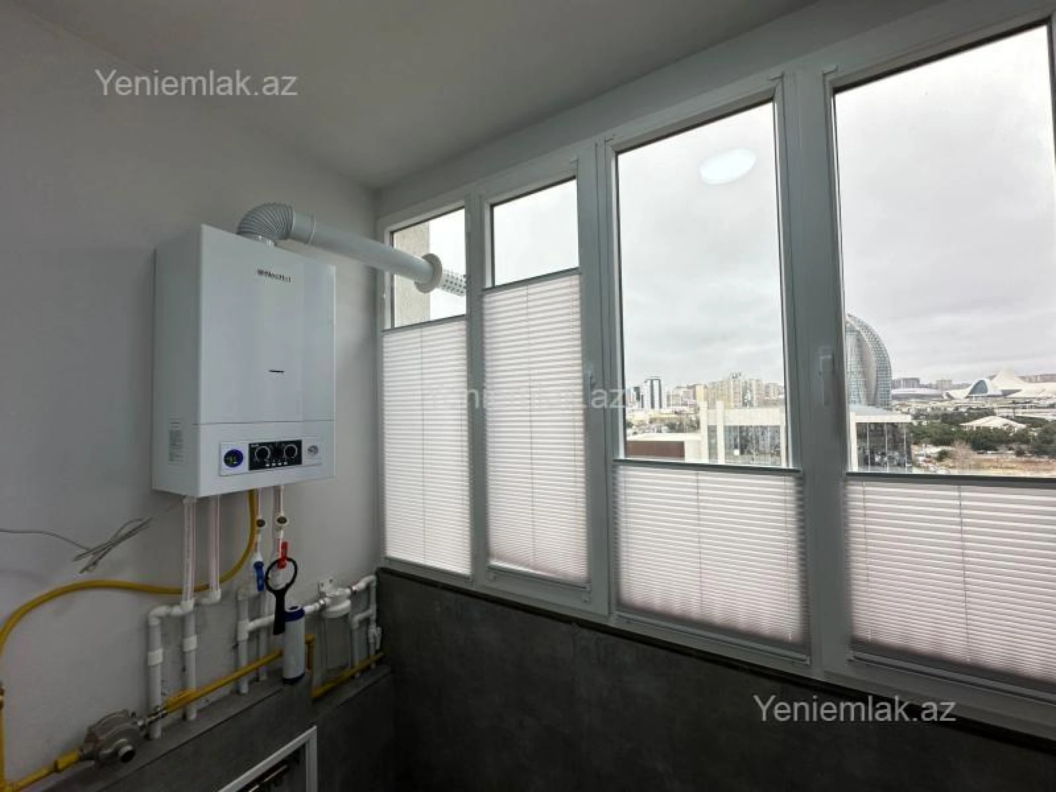 Satılır 3 otaqlı köhnə tikili 95 m²