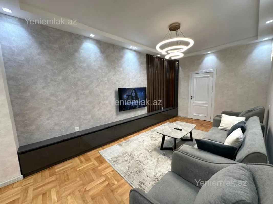 Satılır 3 otaqlı köhnə tikili 95 m²