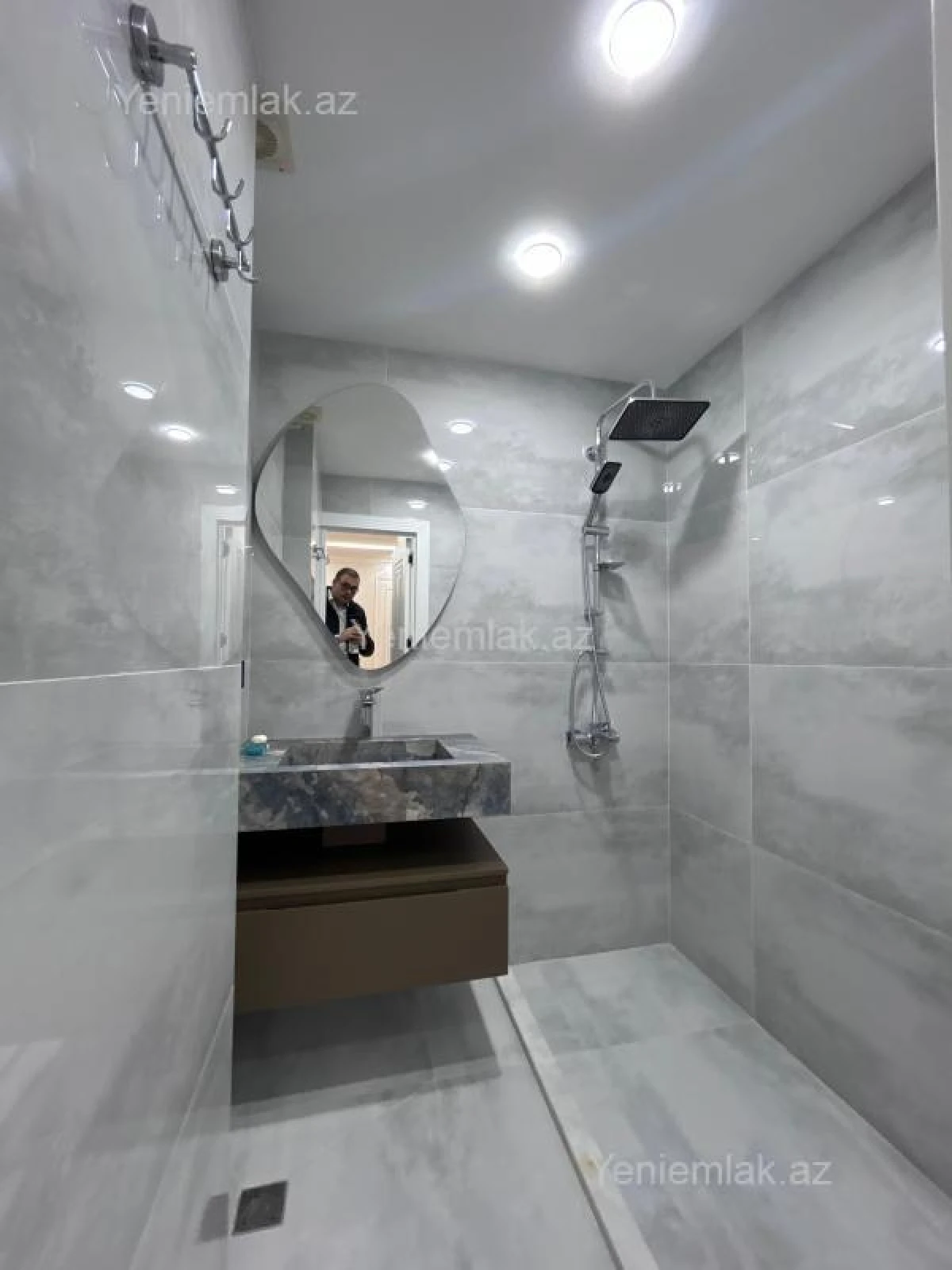 Satılır 3 otaqlı köhnə tikili 70 m²