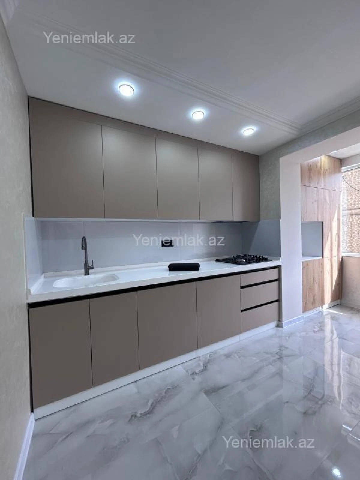 Satılır 3 otaqlı köhnə tikili 70 m²