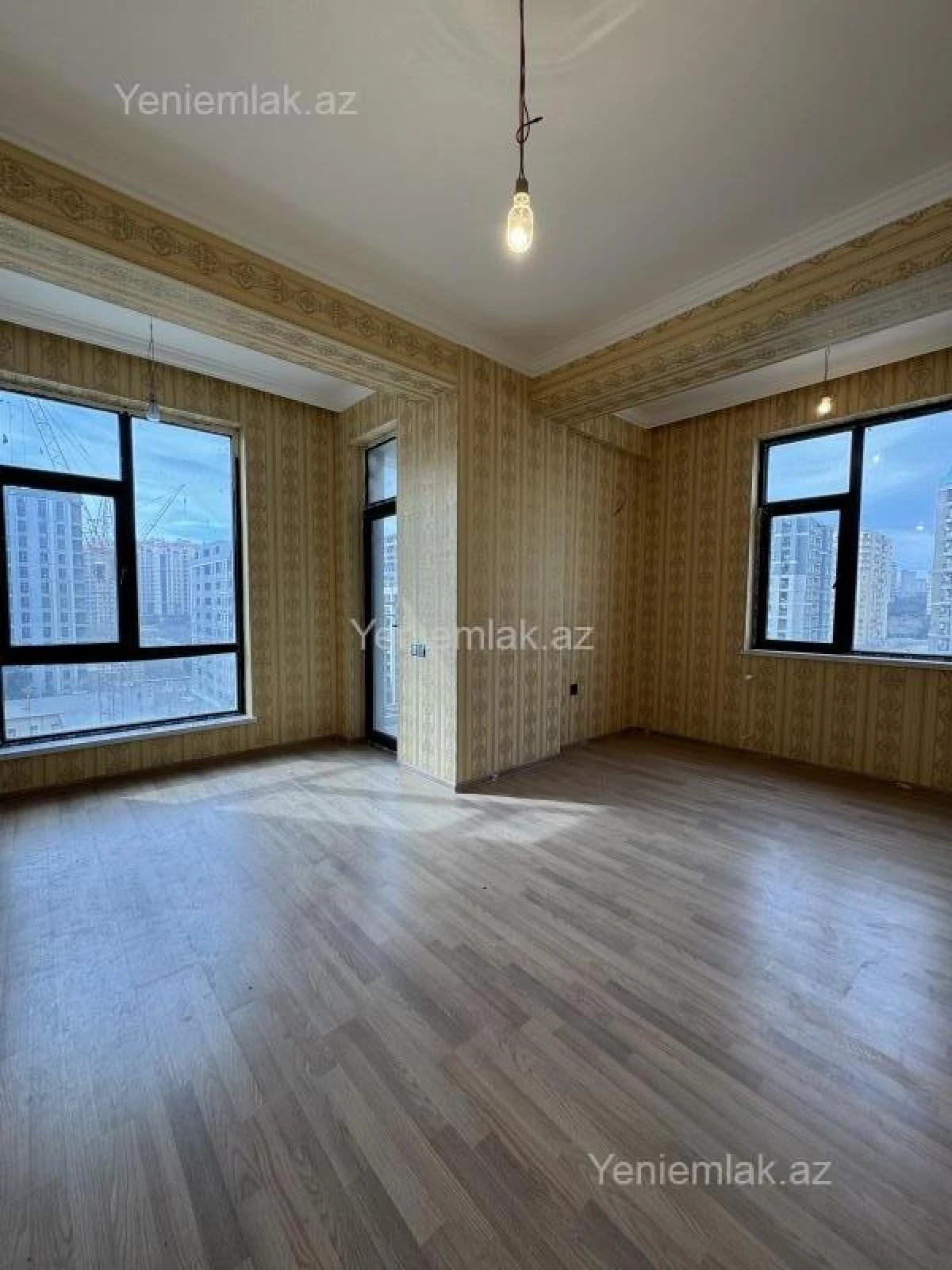 Satılır 3 otaqlı yeni tikili 110 m²