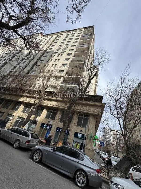 Satılır 3 otaqlı yeni tikili 110 m²