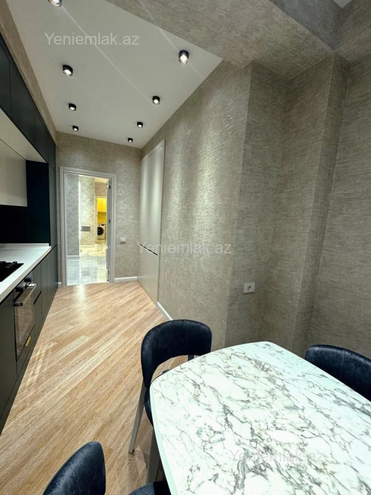 Satılır 3 otaqlı yeni tikili 125 m²