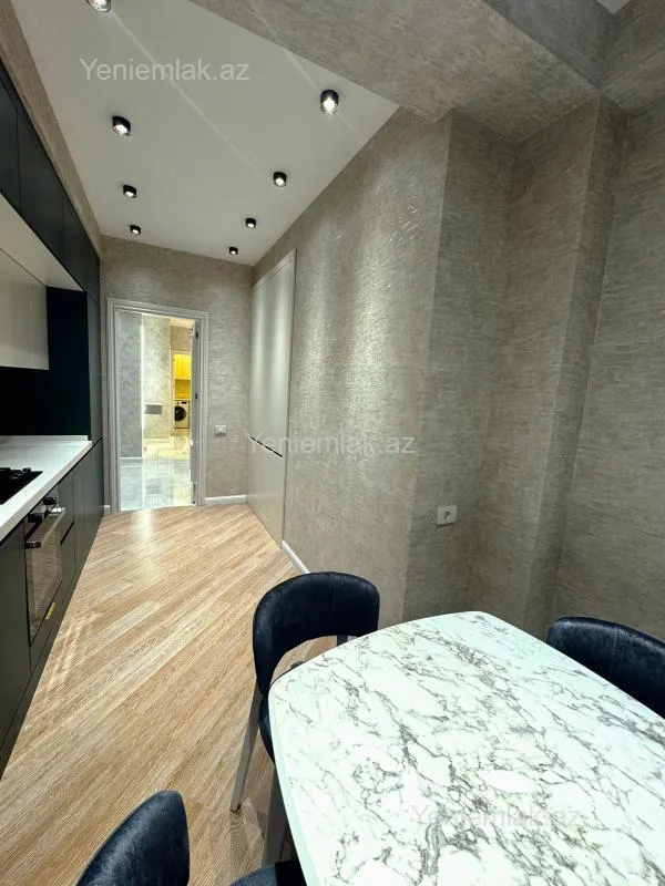 Satılır 3 otaqlı yeni tikili 125 m²