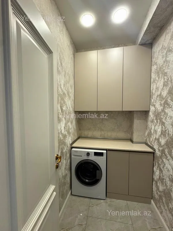 Satılır 3 otaqlı yeni tikili 125 m²