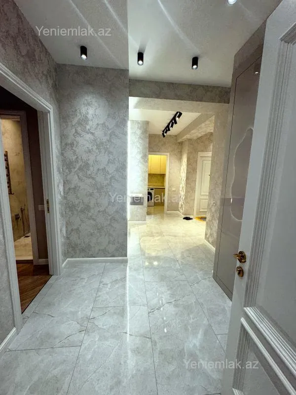 Satılır 3 otaqlı yeni tikili 125 m²