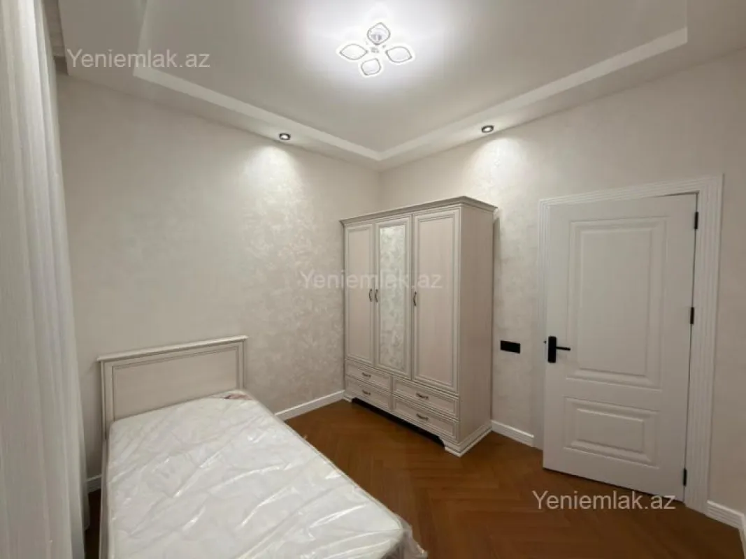 Satılır 4 otaqlı yeni tikili 136 m²