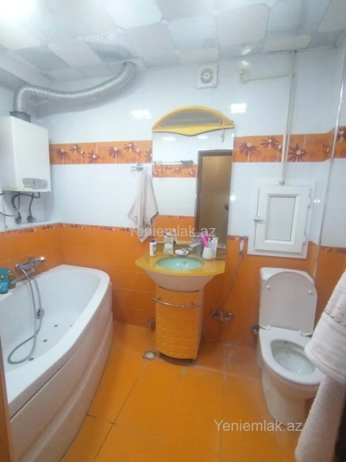 Satılır 4 otaqlı köhnə tikili 110 m²