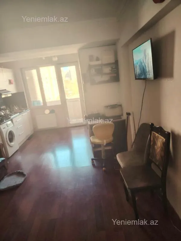 Satılır 1 otaqlı köhnə tikili 35 m²